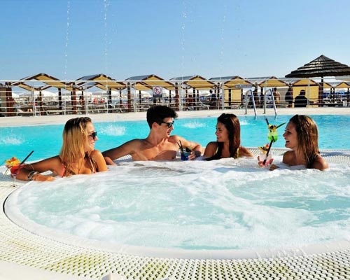 Idromassaggio e piscina Bagni Stella Marina